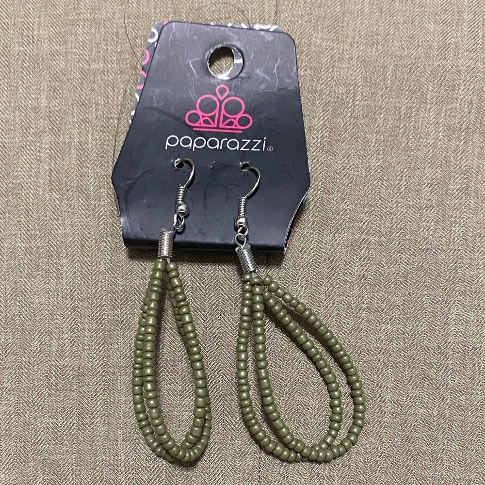 Paparazzi Earrings - Picture 4 of 5